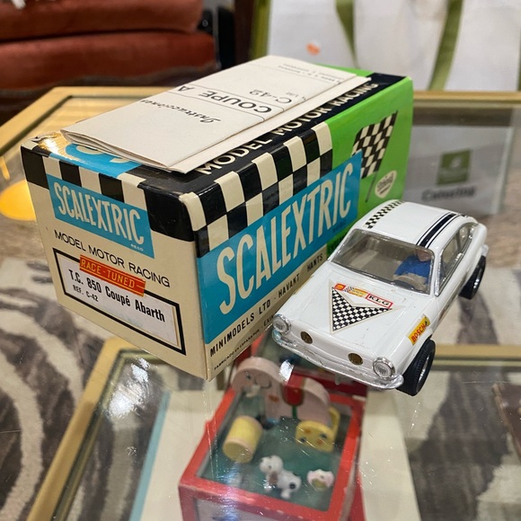 Vintage Collection of 1/32 Scale Scalextric plastic slot cars. - Picture 8 of 15